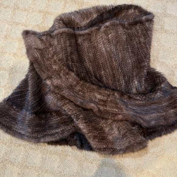 Beautiful woven natural color mink shawl - Picture 2 of 6